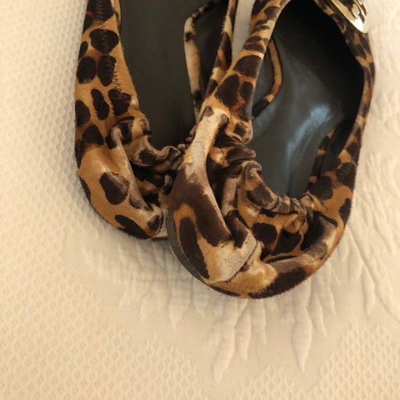 Update- back heel missing fabric price updated to reflectTory Burch Ballet Flats - Picture 2 of 4